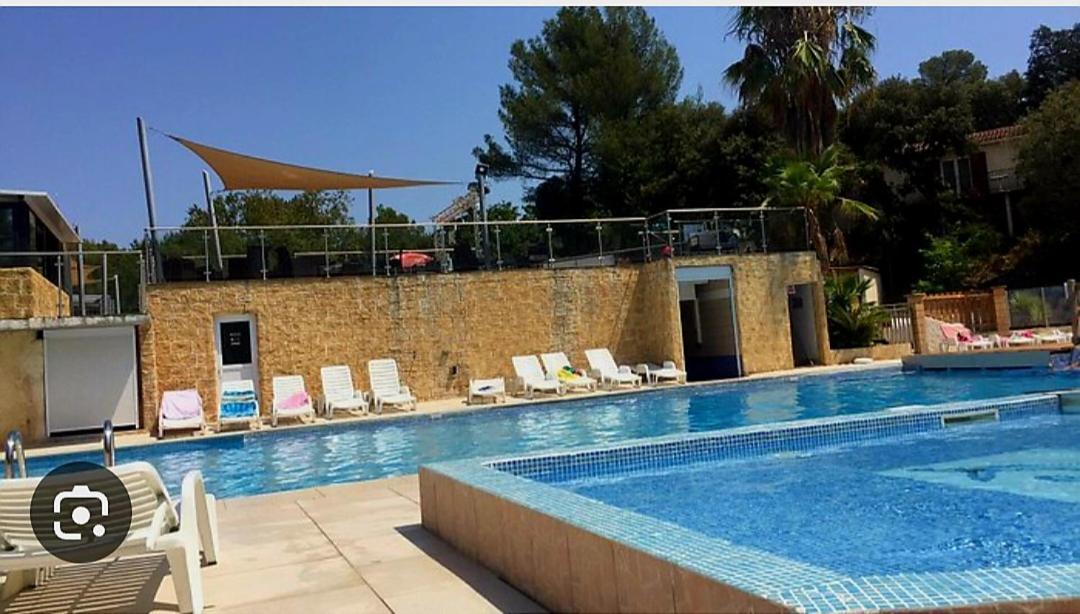 Apartment Mobile-home Climatise Dans Avec Piscine Jusqu'a 6 Personnes Hyères